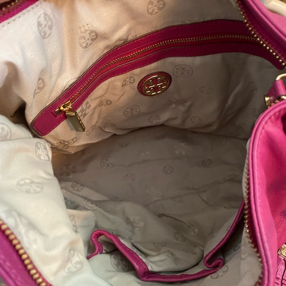 Tory Burch Thea Pebbled Leather Hobo Bag in Wildflower Pink Plum Purple - Picture 6 of 13